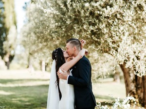 Matrimonio romantico tra gli olivi a Cortona