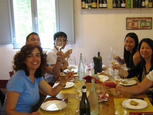 Tour in cantina con degustazione privata di vini a Cortona